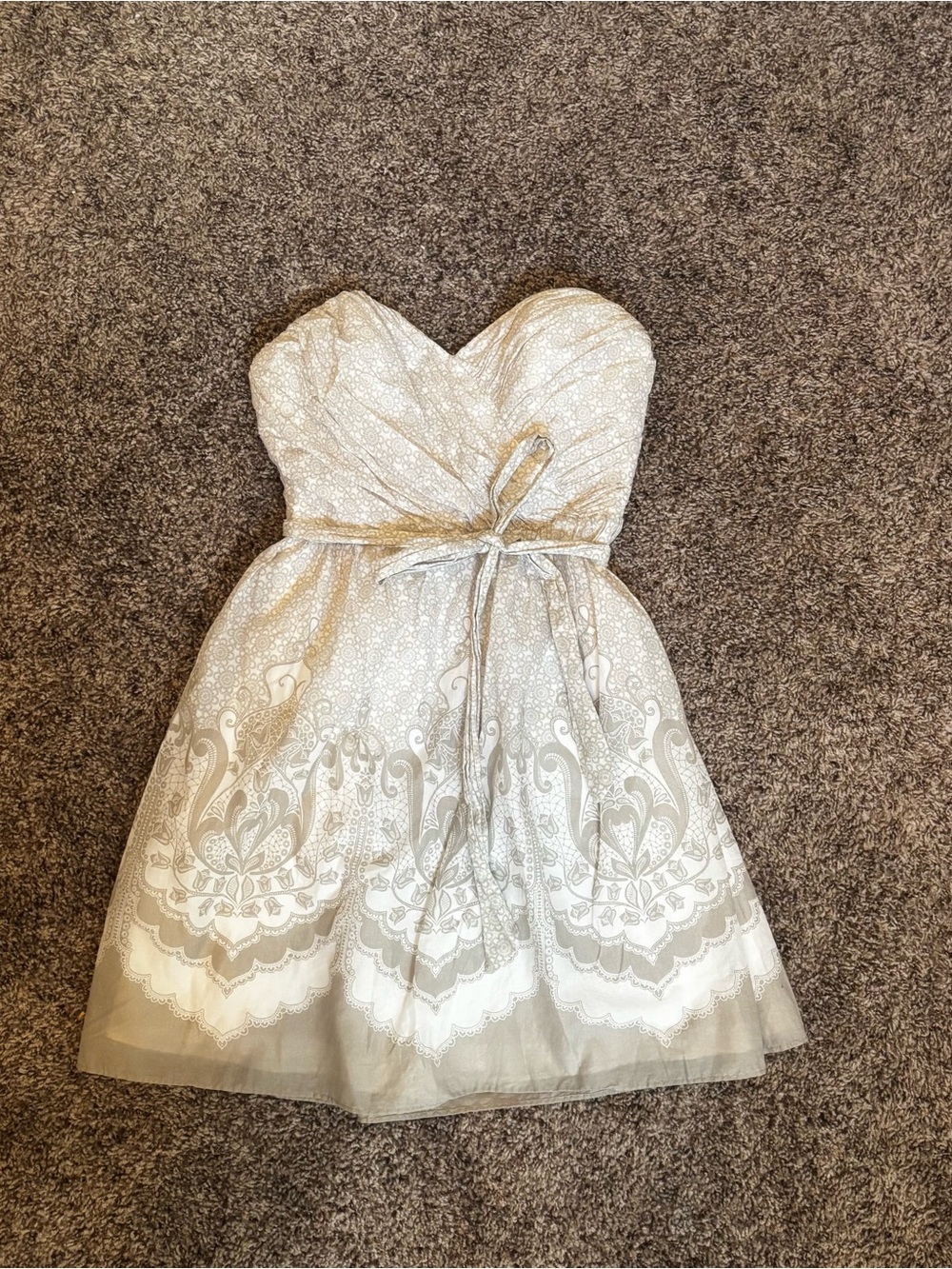 Y2K Express Strapless Cream and Grey Sweetheart Dress